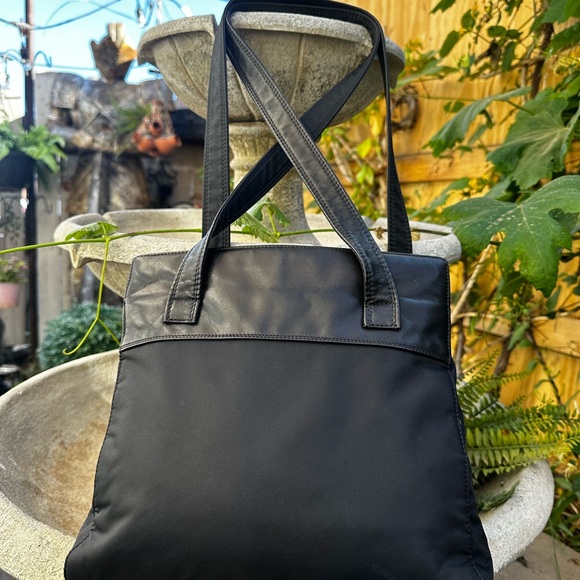 ♠️Gianni Versace Womens Black Leather♠️ Italy Inner Dividers Medium Shoulder Bag - Picture 6 of 12